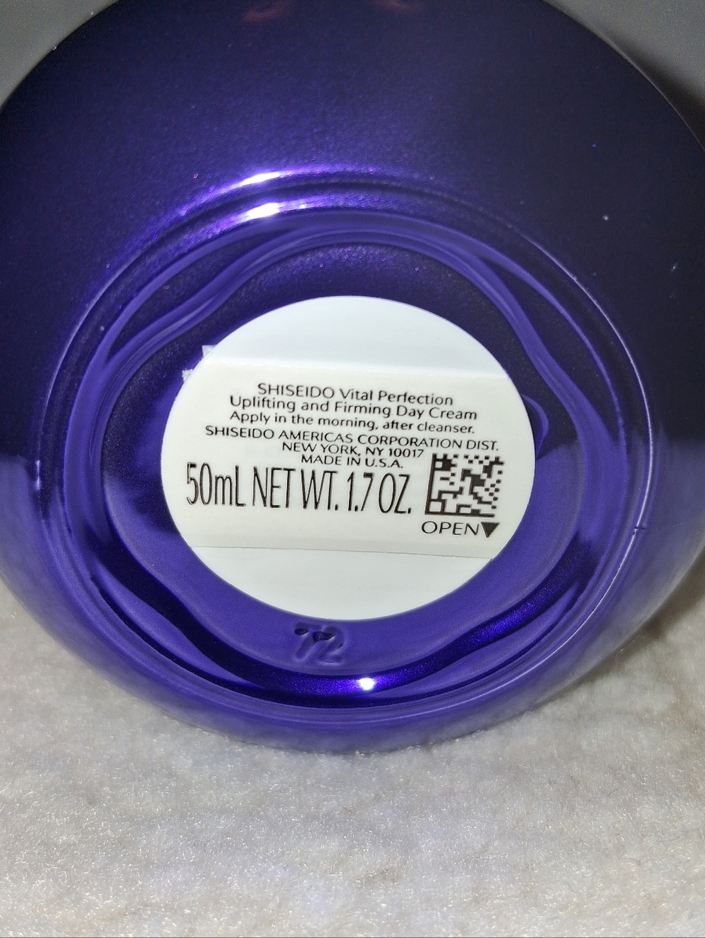 Shiseido Vital Perfection Uplifting and Firming Day Cream - NWB - Picture 3 of 7